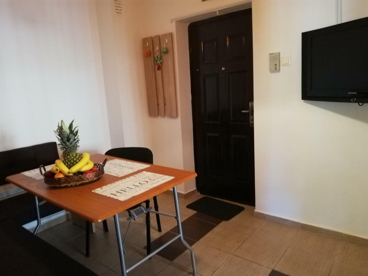 Central Appartment St'S Martin Church Brasov Exterior photo