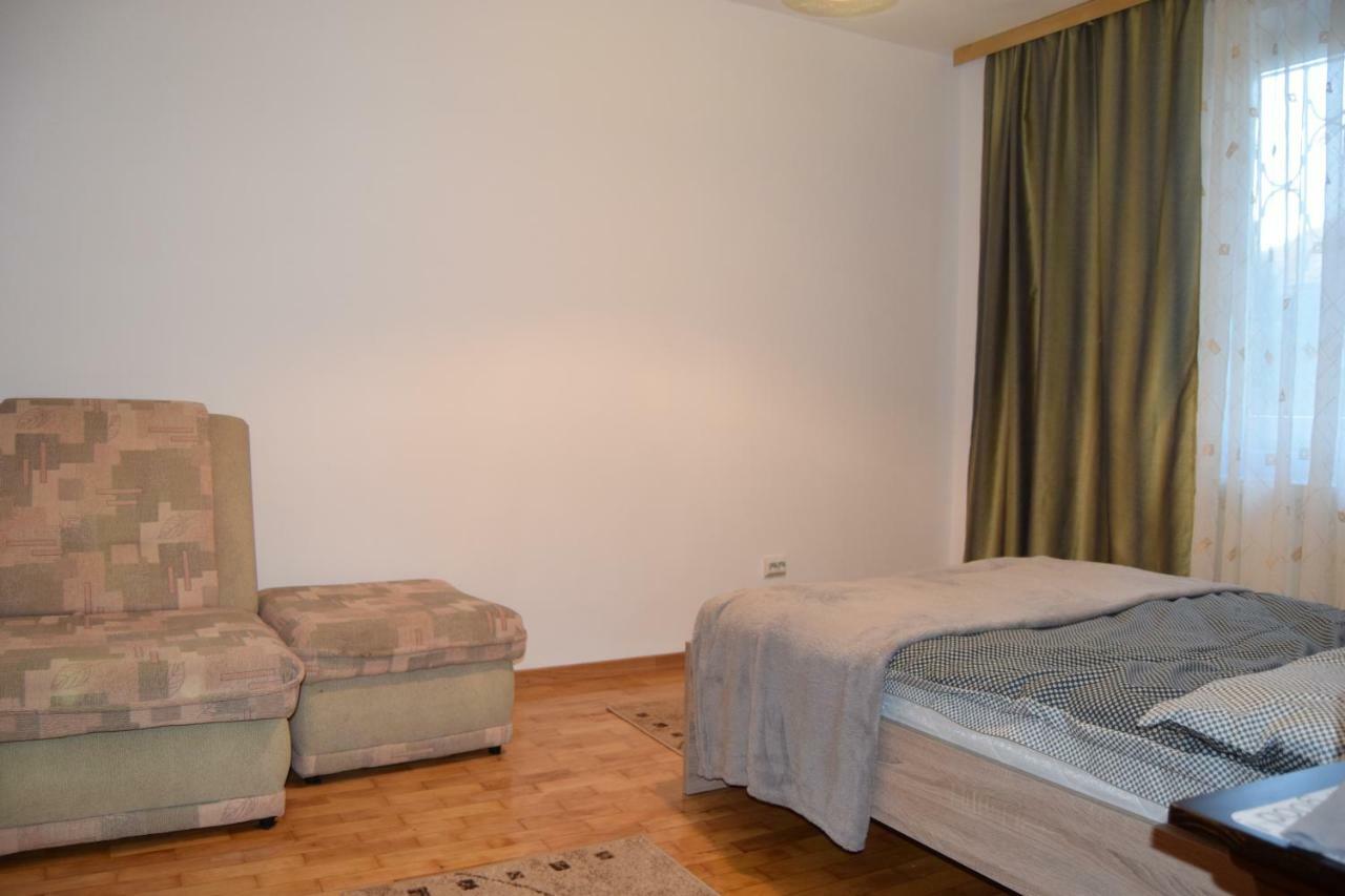 Central Appartment St'S Martin Church Brasov Exterior photo